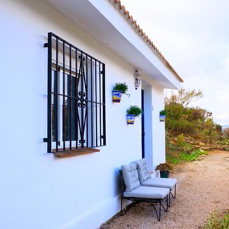 Cortijo Sylvestre Bed & Breakfast Riogordo Bagian luar foto